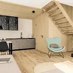 Front In Apartman