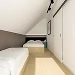 Front In Apartman *