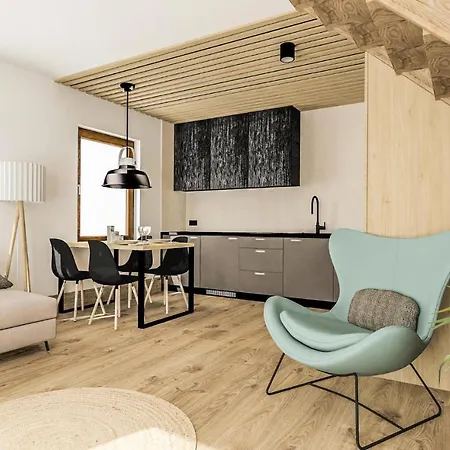 Front In Apartament